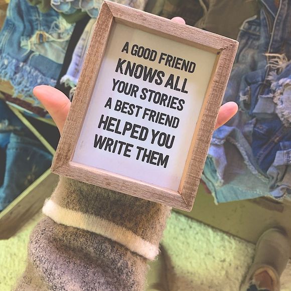 BEST FRIEND Farmhouse Wooden Tiny Decor Sign - Picture 3 of 4